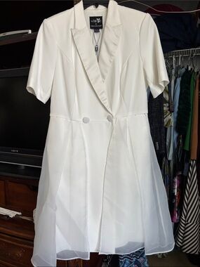 SHAN White Short-Sleeve Double-Breasted Midi Dress with Satin Lapel